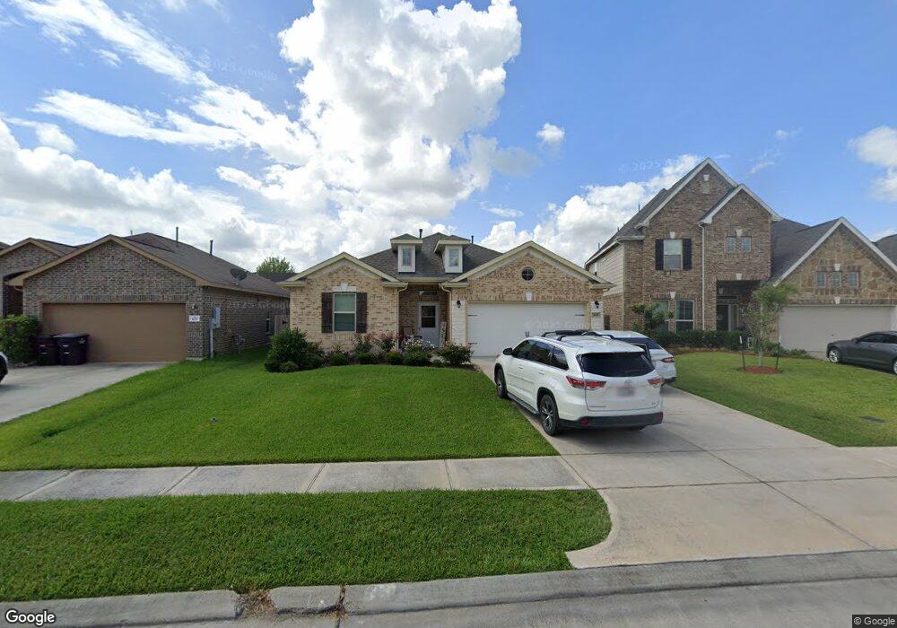 1035 Cash St, Alvin, TX 77511 - photo 1