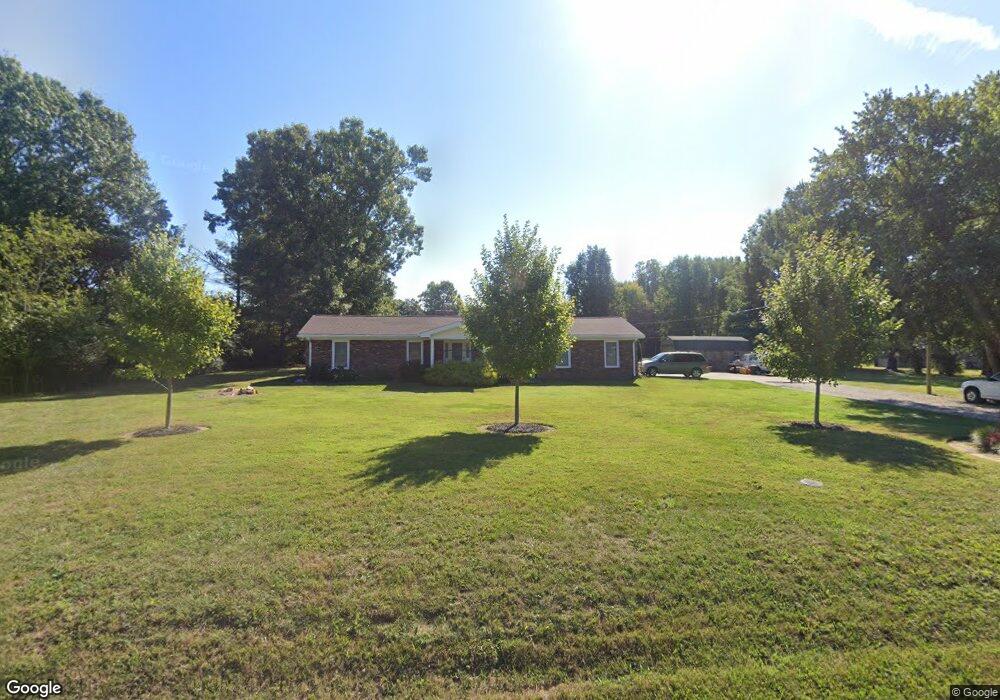 422 Twin Oaks Dr, Mount Washington, KY 40047 - photo 1