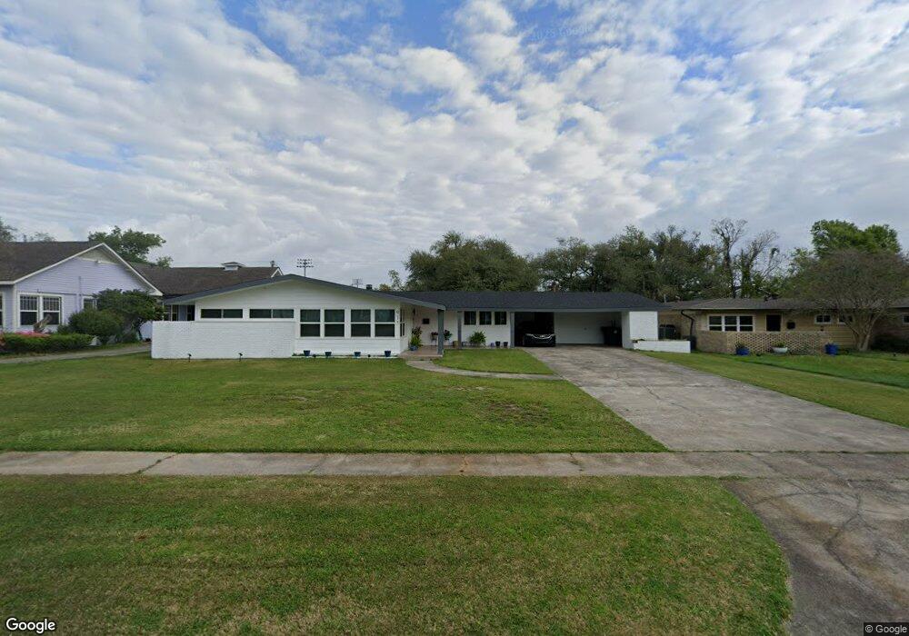 915 10th St, Lake Charles, LA 70601 - photo 1
