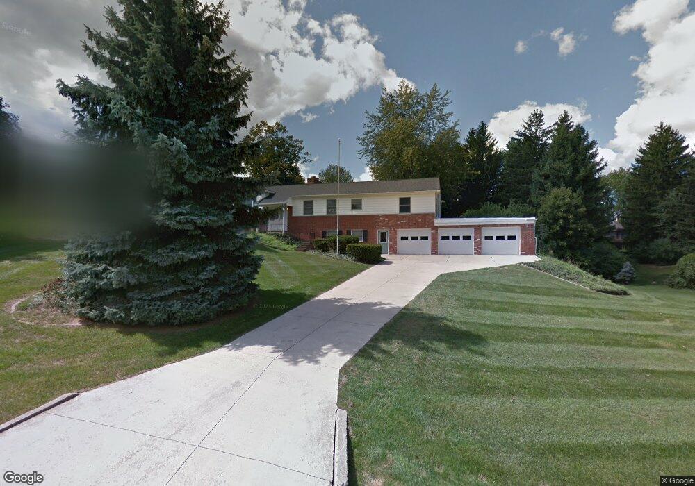 4230 Pine Tree Trail, Bloomfield Hills, MI 48302 - photo 1