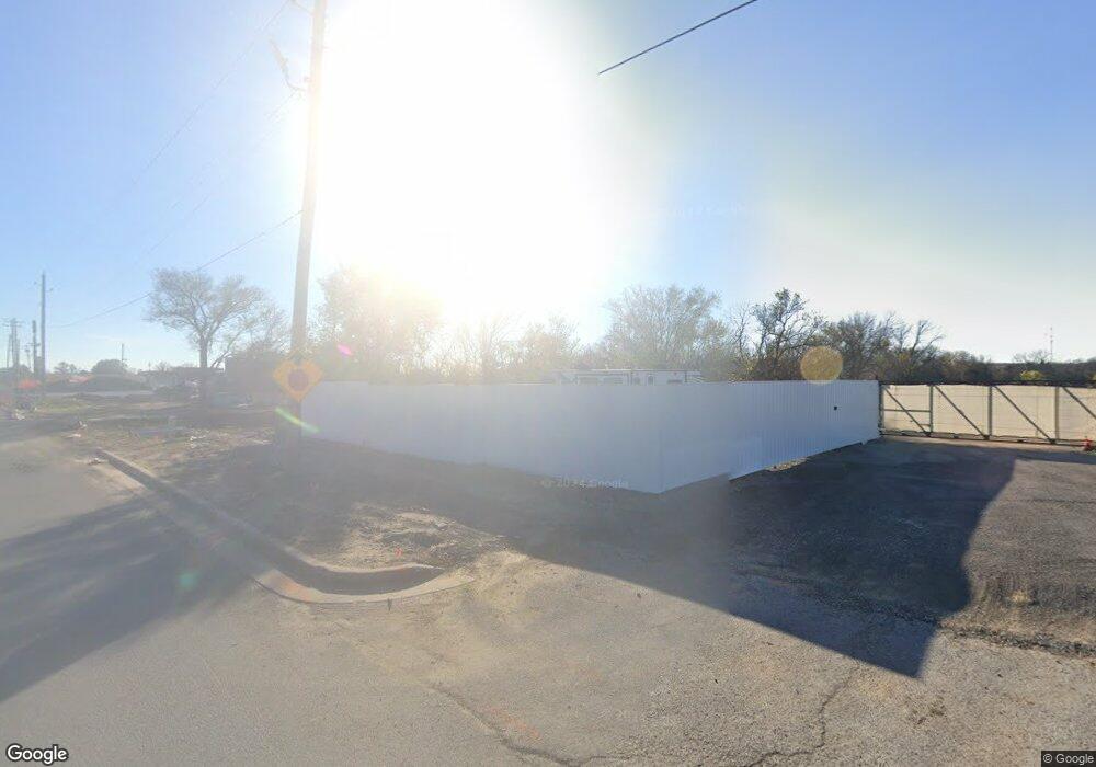 1211 W Main St, Henryetta, OK 74437 - photo 1