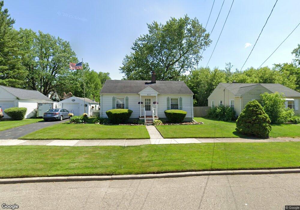 823 SiMcOe Ave, Flint, MI 48507 - photo 1