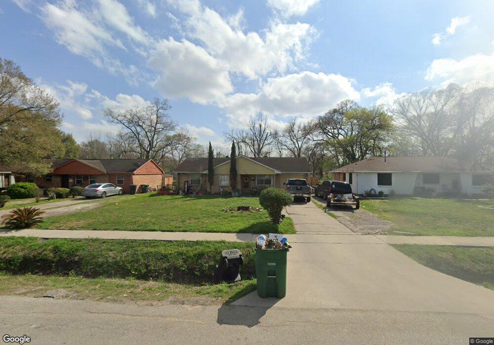 222 Victoria Dr, Houston, TX 77022 - photo 1