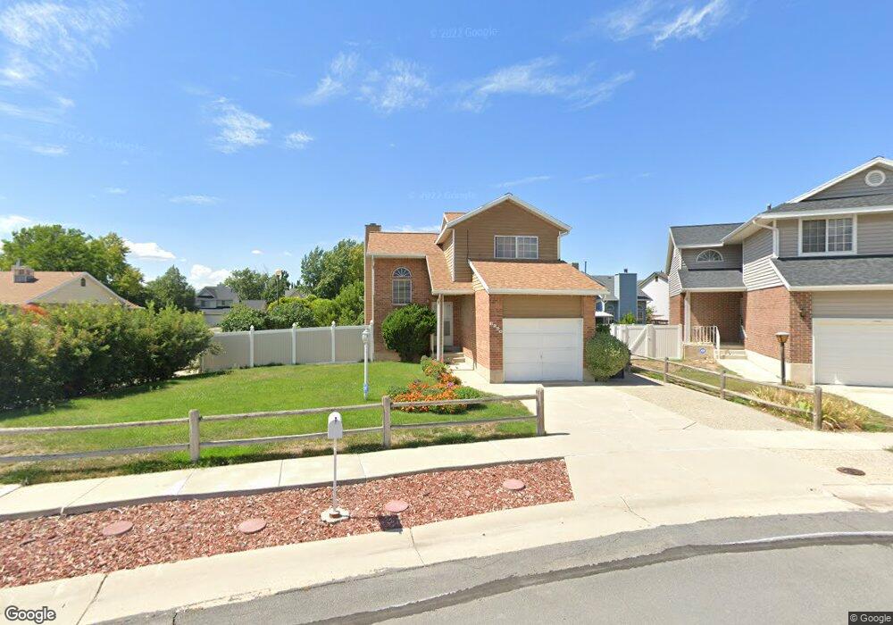 8220 Tifftan Cir, Sandy, UT 84094 - photo 1