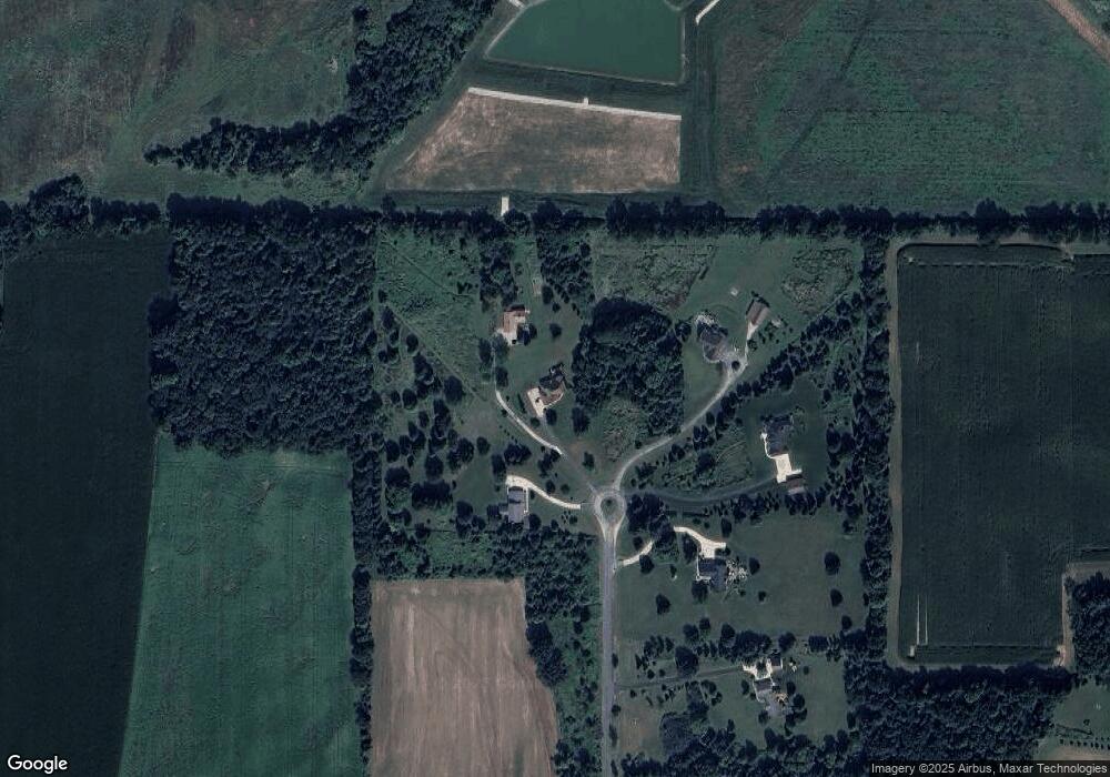 3410 Moraine Valley Dr, Slinger, WI 53086 - photo 1