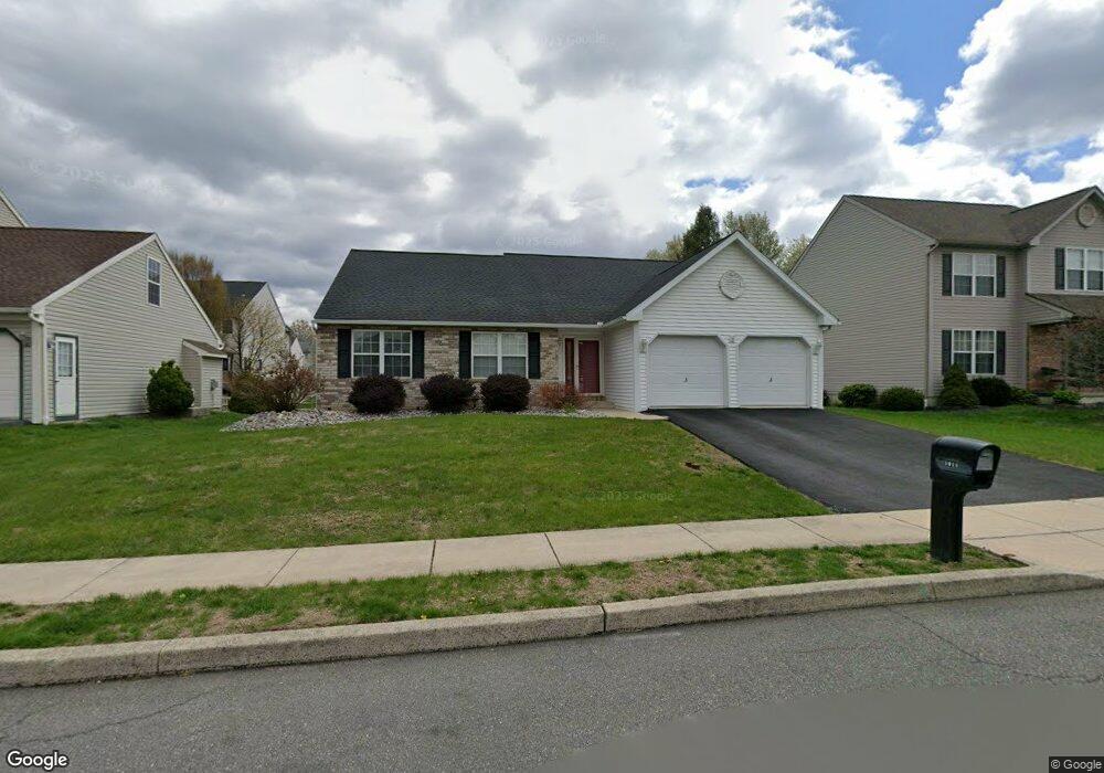 1011 Leanne St, Reading, PA 19605 - photo 1