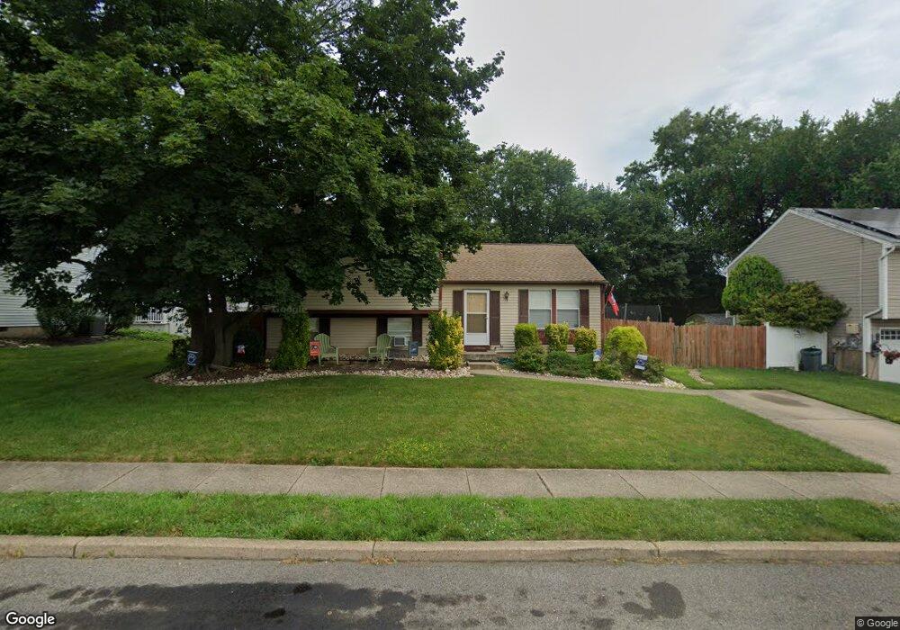 137 Penns Grant Dr, Morrisville, PA 19067 - photo 1