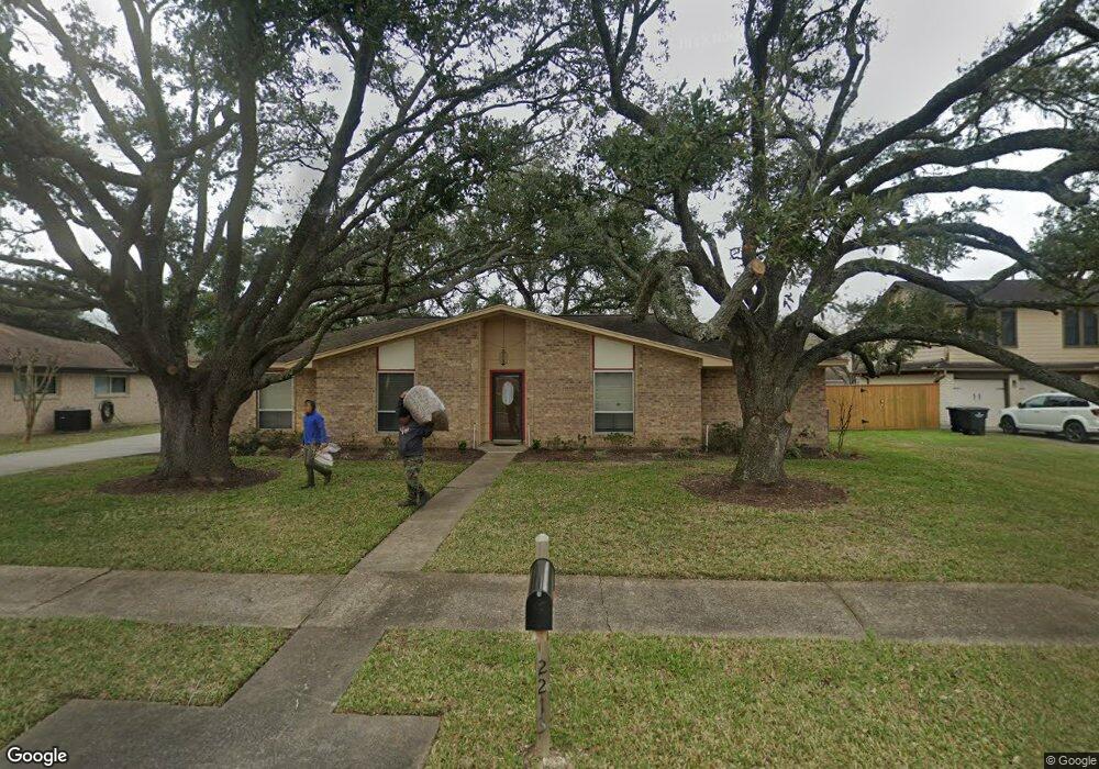 2213 Ryan Dr, Alvin, TX 77511 - photo 1
