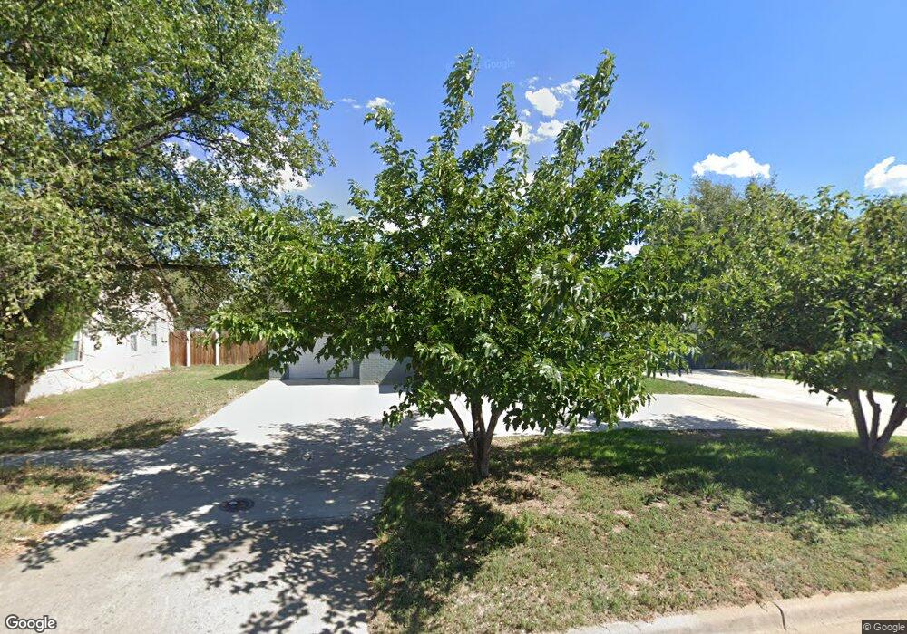 309 S Meredith Ave, Dumas, TX 79029 - photo 1