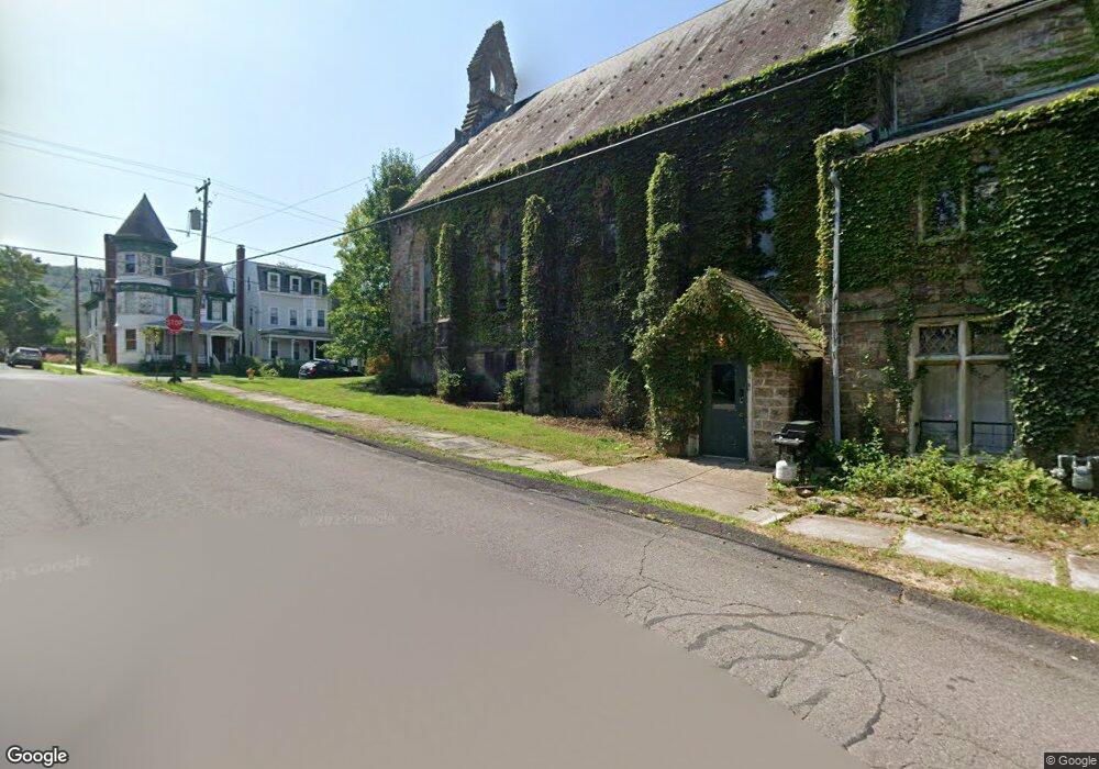 233 Center St, Jim Thorpe, PA 18229 - photo 1