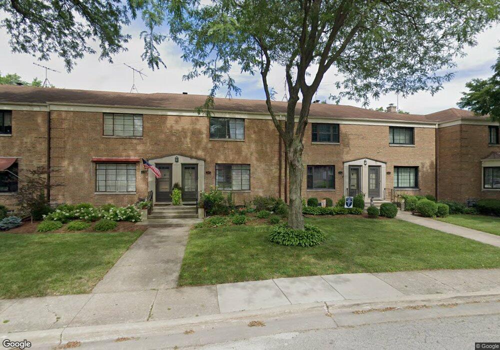 137 Fellows Ct, Elmhurst, IL 60126 - photo 1