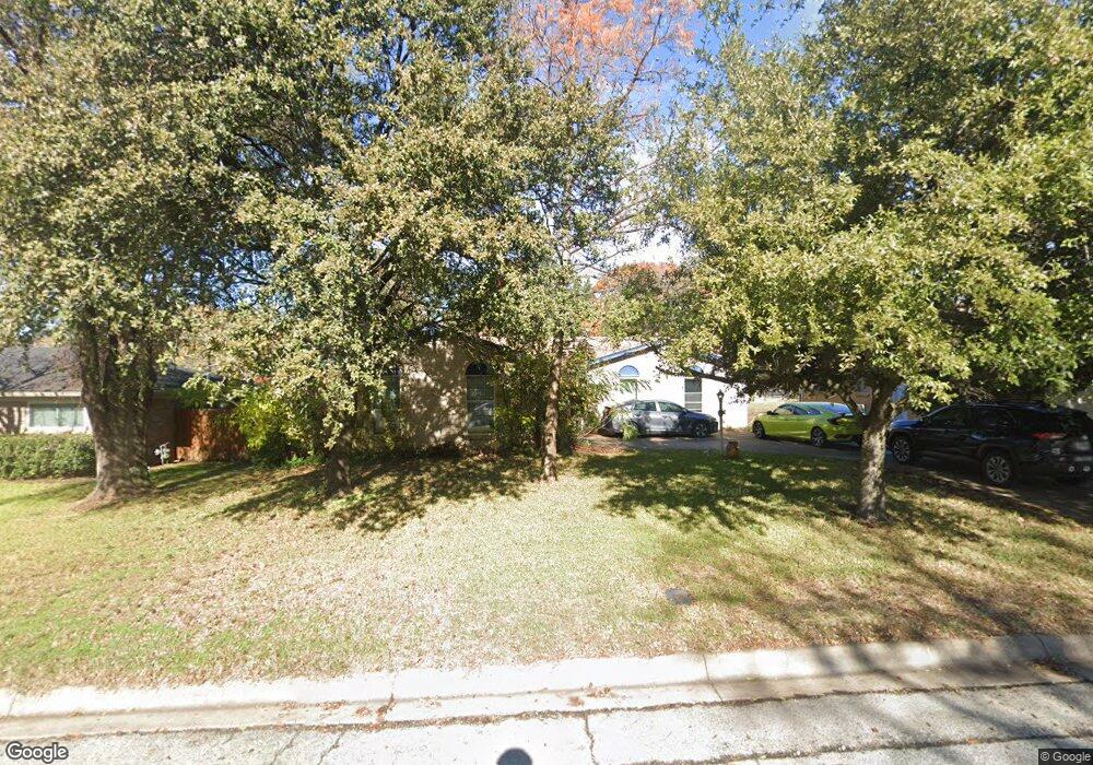 872 W Redbud Dr, Hurst, TX 76053 - photo 1