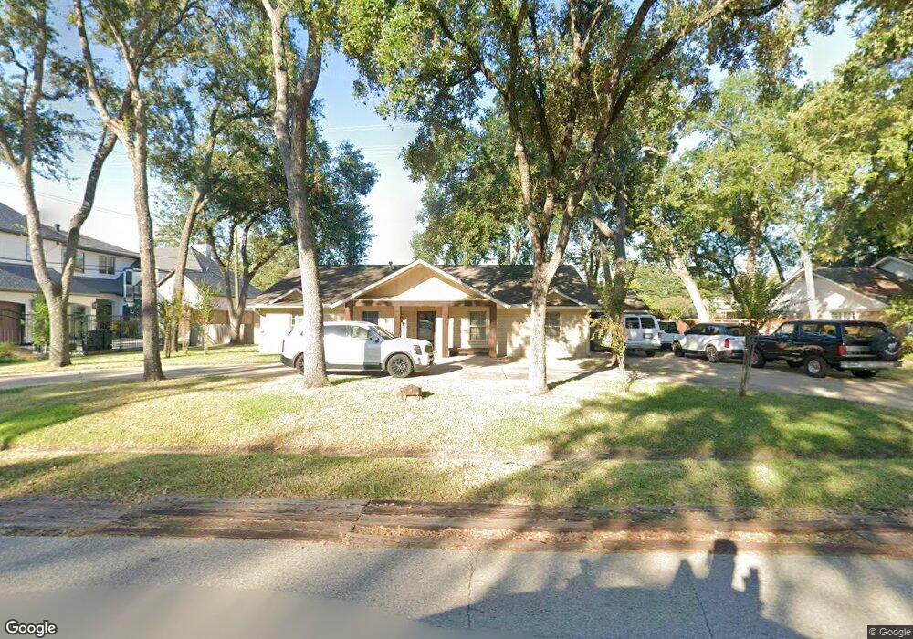 341 W Gaywood Dr, Houston, TX 77079 - photo 1