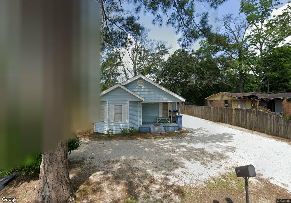 209 M l King Ave, Atmore, AL 36502 - photo 1