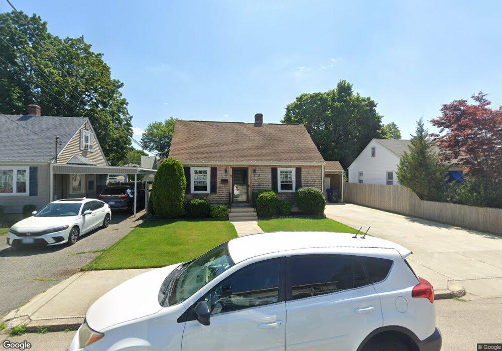 7 Maplecrest Dr, Pawtucket, RI 02861 - photo 1