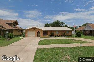 615 9th St, Snyder, OK 73566