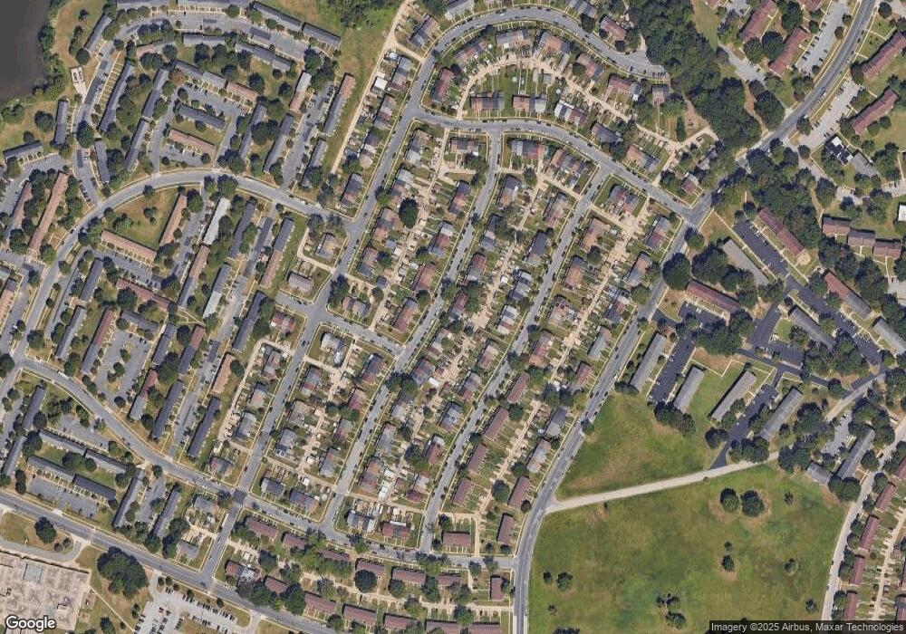 1011 Foxcroft Ln, Essex, MD 21221 - photo 1