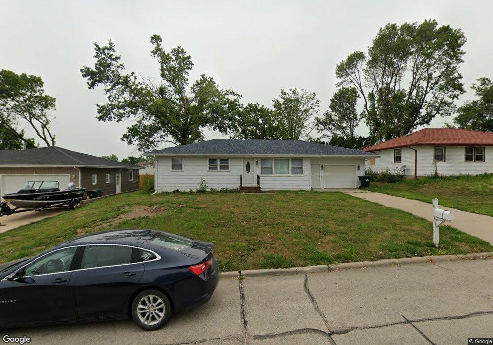 2114 Hughes Dr SW, Cedar Rapids, IA 52404 - photo 1