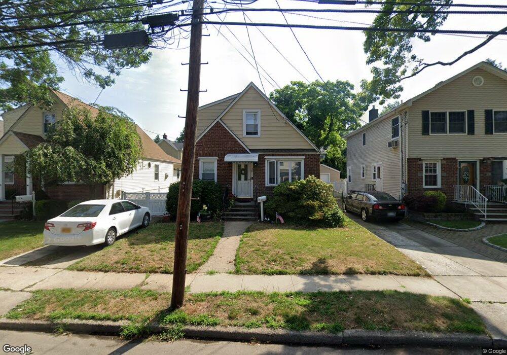 29 Primrose Ave, Floral Park, NY 11001 - photo 1