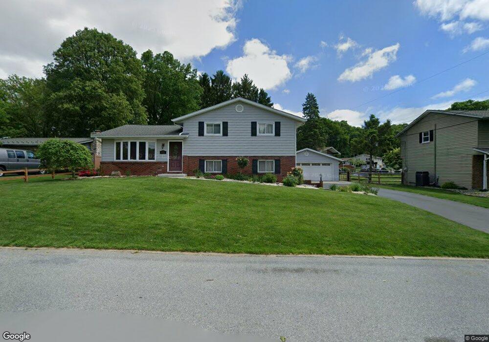 478 Chestnut Cir W, Alburtis, PA 18011 - photo 1