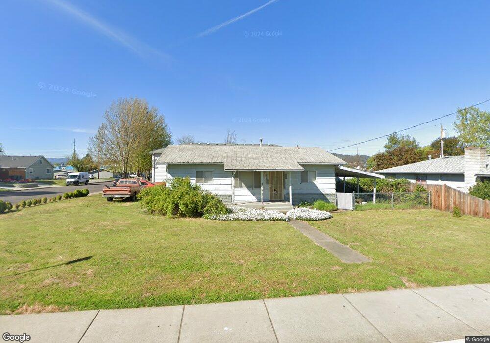 315 N 2nd St, Central Point, OR 97502 - photo 1