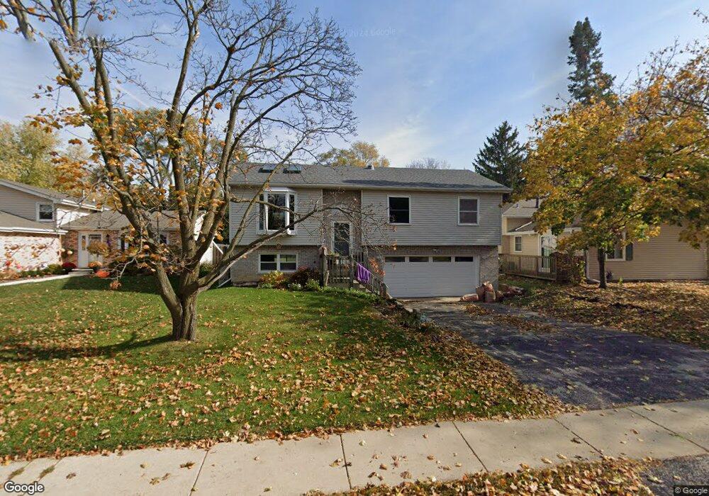 304 Crystal Lake Rd, Lake In the Hills, IL 60156 - photo 1