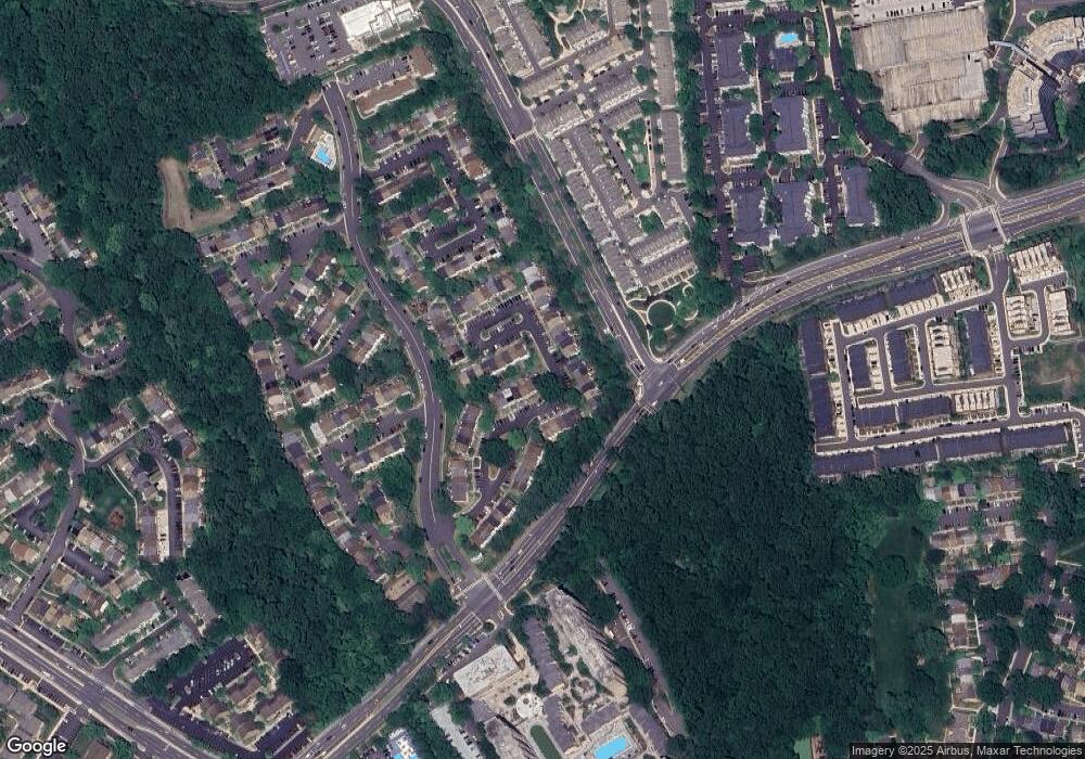 3060 White Birch Ct, Fairfax, VA 22031 - photo 1