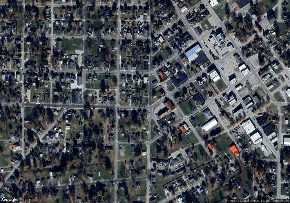 402 W 3rd St, Bicknell, IN 47512 - photo 1