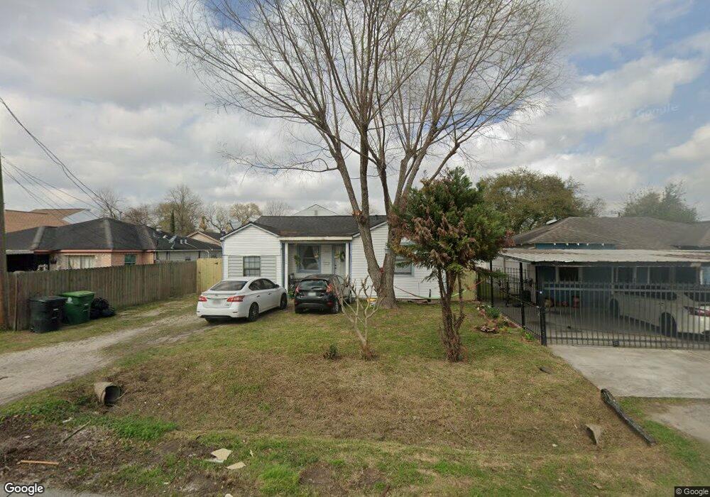 223 Burress St, Houston, TX 77022 - photo 1