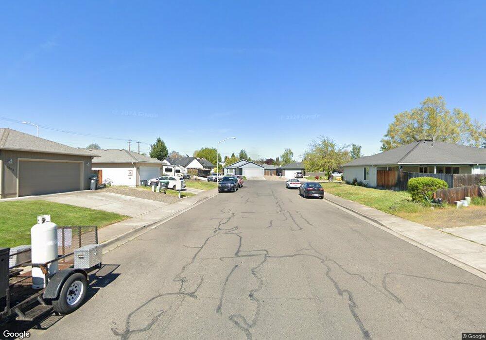 1051 Lathrop Dr unit 26, Central Point, OR 97502 - photo 1