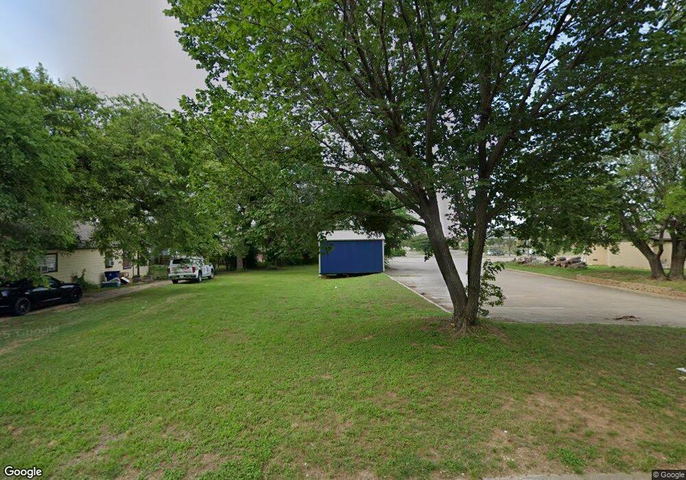 114 W Acheson St, Denison, TX 75021 - photo 1