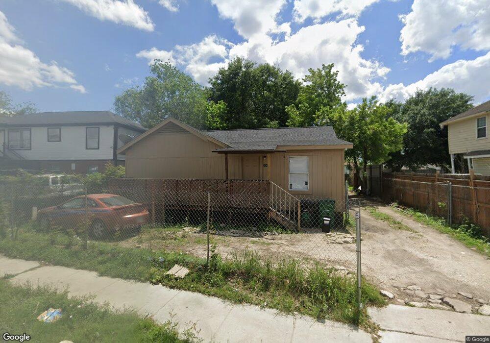 276 Parker Rd, Houston, TX 77076 - photo 1