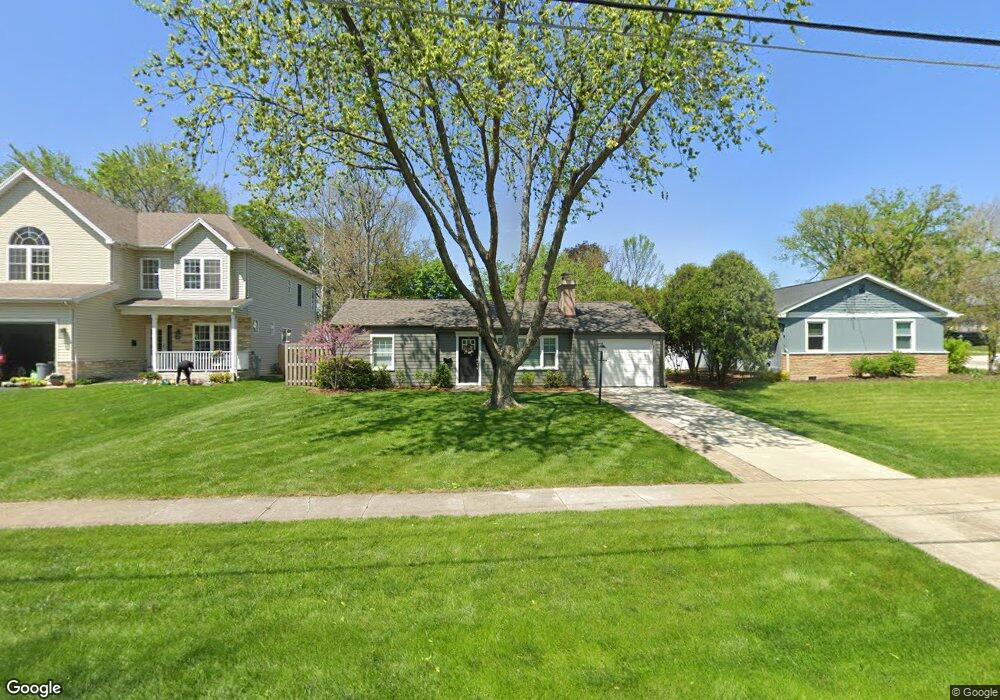 921 E Indiana St, Wheaton, IL 60187 - photo 1