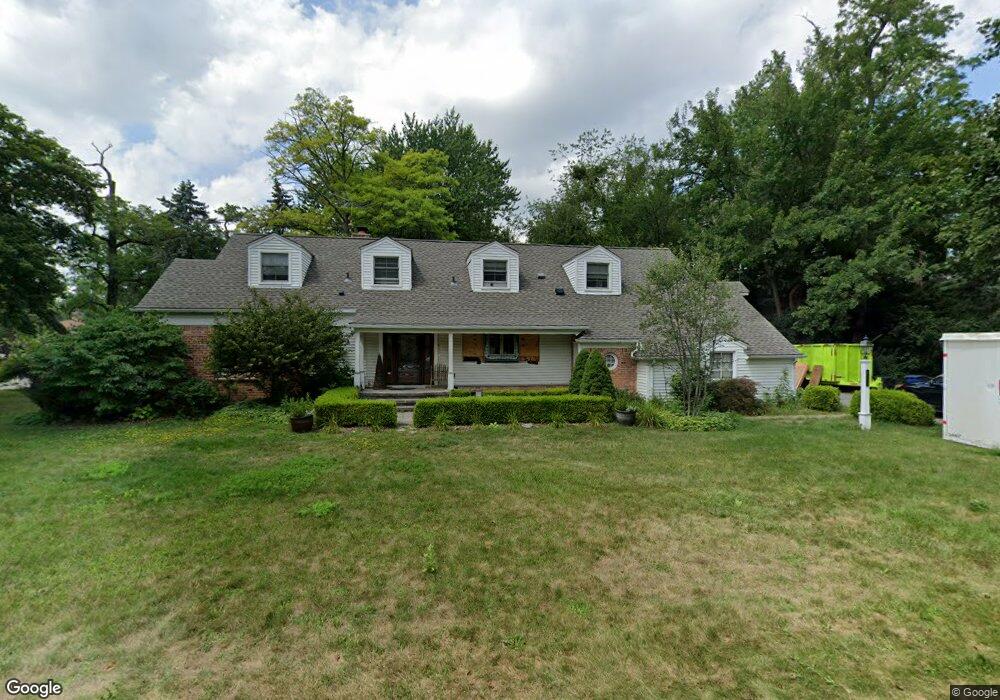 6130 W Surrey Rd, Bloomfield Hills, MI 48301 - photo 1