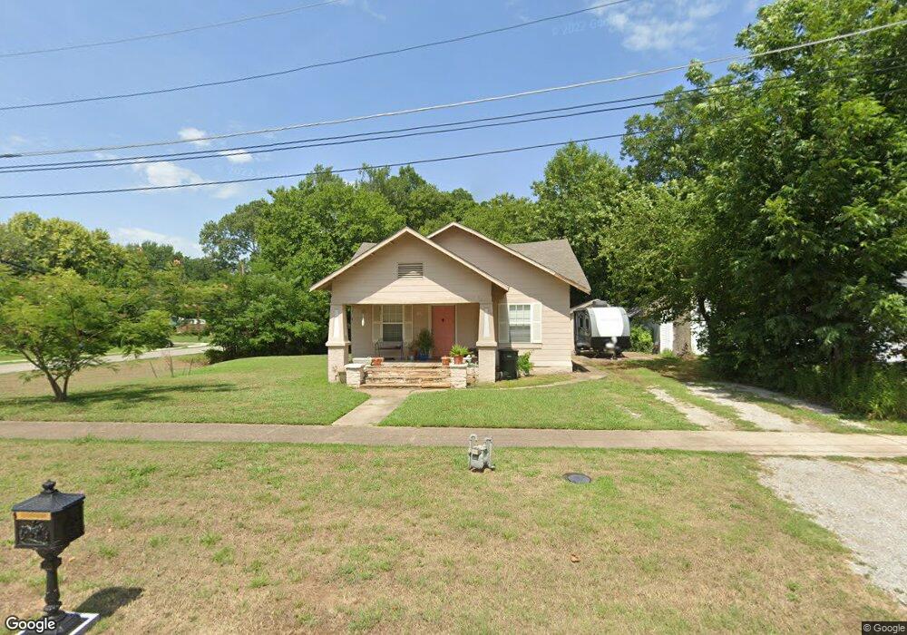 703 N Chickasaw Ave, Claremore, OK 74017 - photo 1