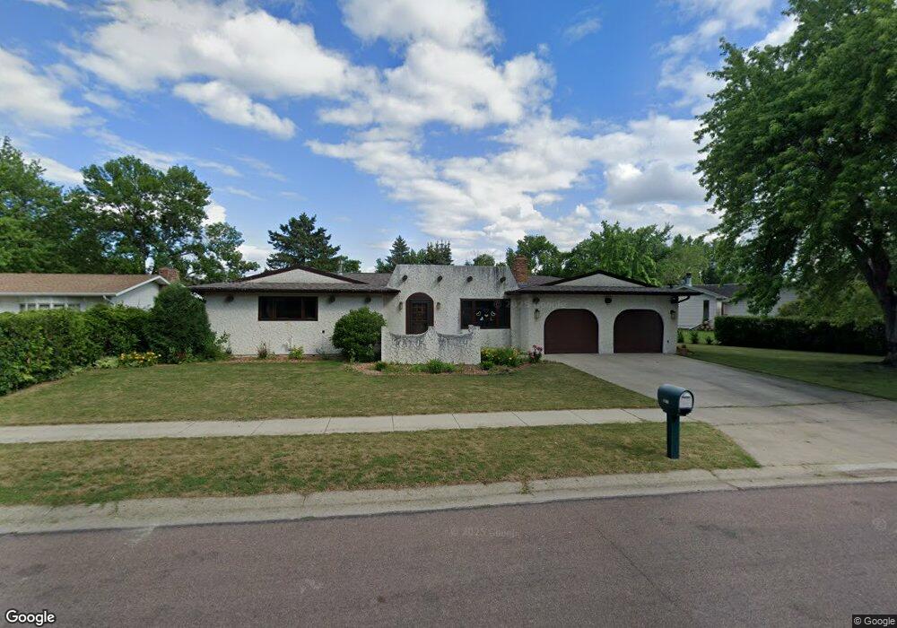 2811 1st St N, Fargo, ND 58102 - photo 1