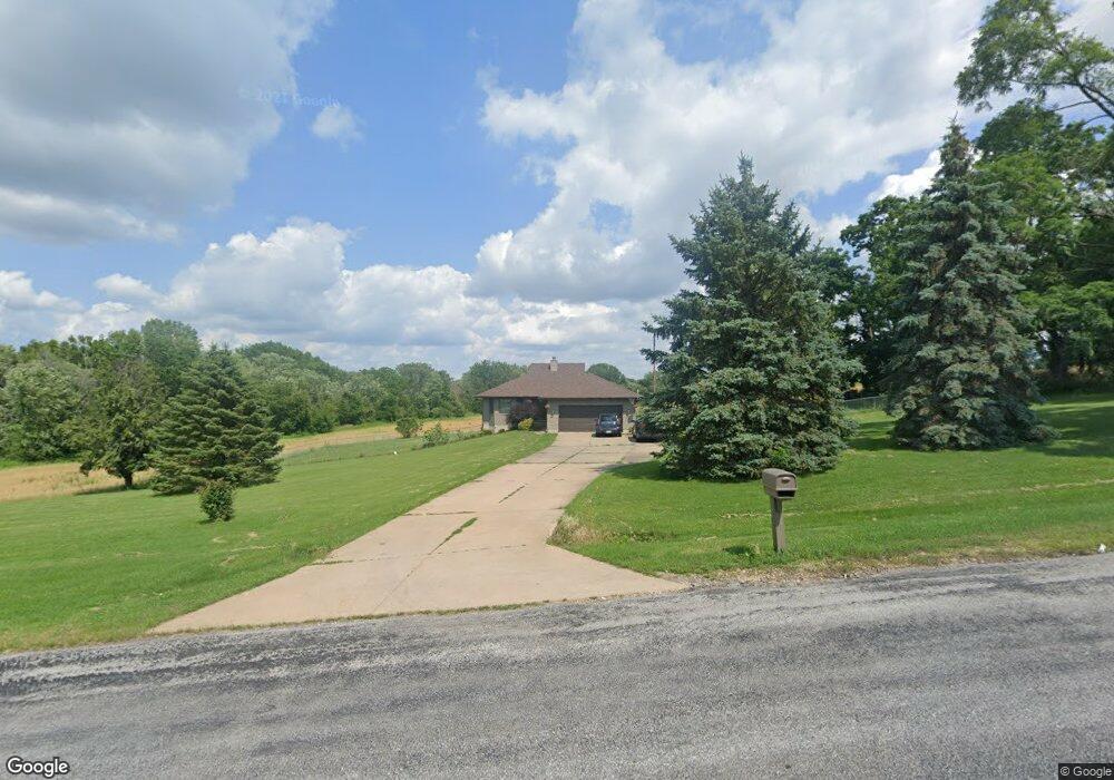 5011 N Fairmount St, Davenport, IA 52806 - photo 1