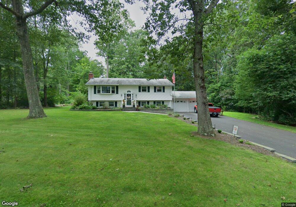 9 Heritage Cir, Clinton, CT 06413 - photo 1