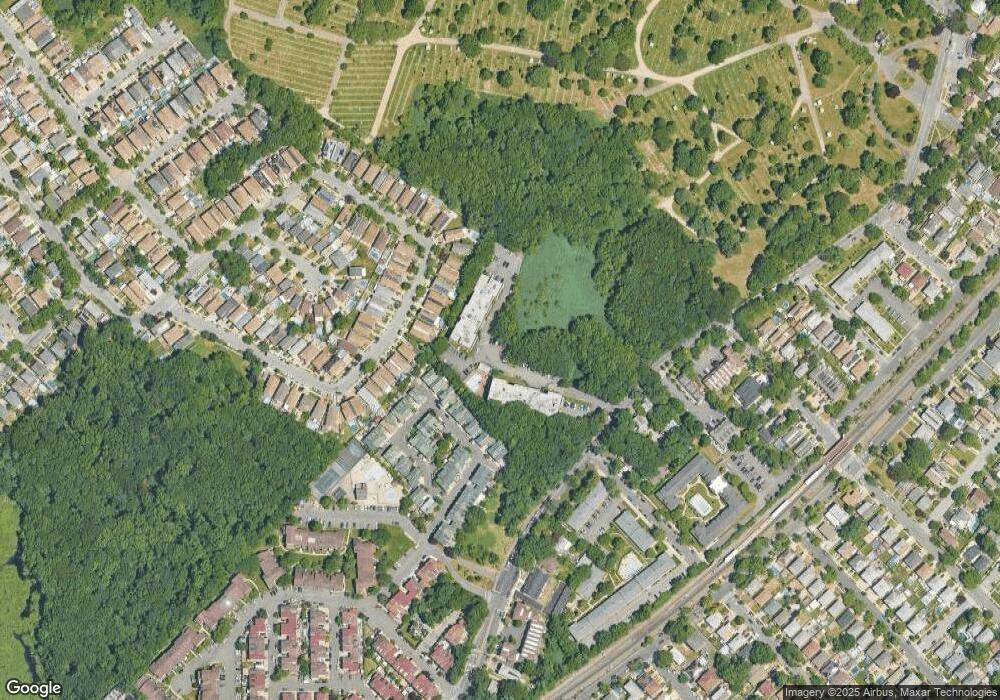 3465 Amboy Rd unit 2F, Staten Island, NY 10306 - photo 1