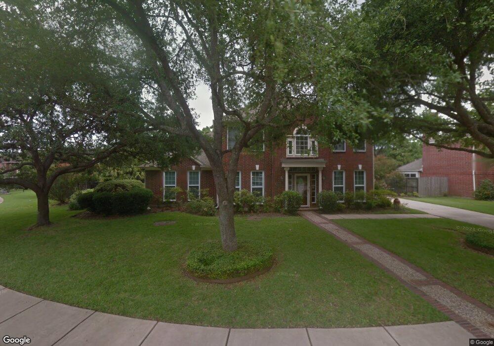 401 Silverstone Dr, Friendswood, TX 77546 - photo 1