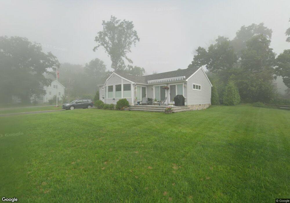 83 Kenilworth Dr E, Stamford, CT 06902 - photo 1