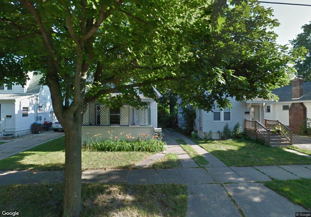 1332 W Hillsdale St, Lansing, MI 48915 - photo 1