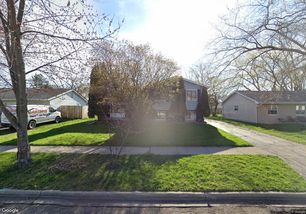 537 N Metropolitan Ave, Waukegan, IL 60085 - photo 1
