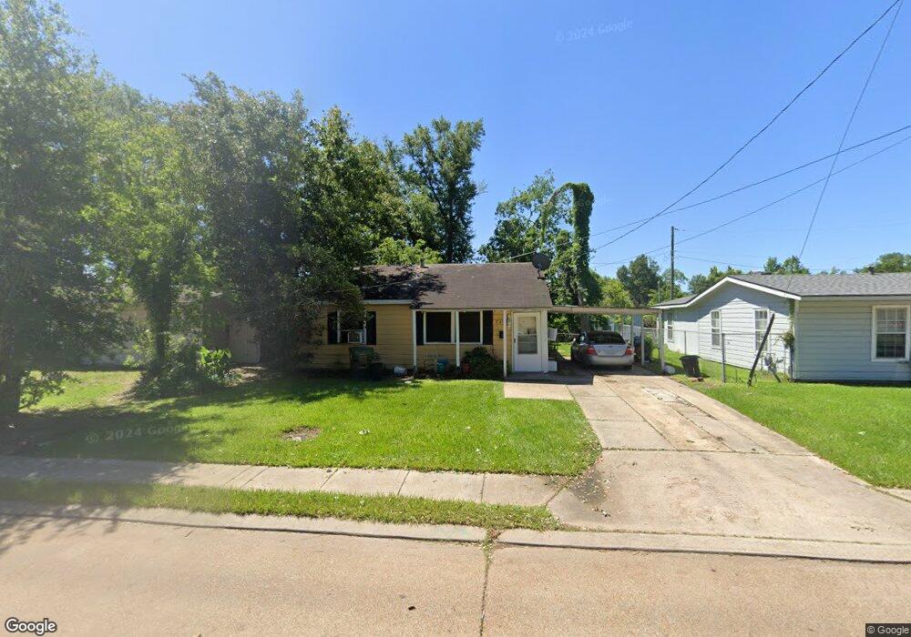 2418 E Prien Lake Rd, Lake Charles, LA 70601 - photo 1