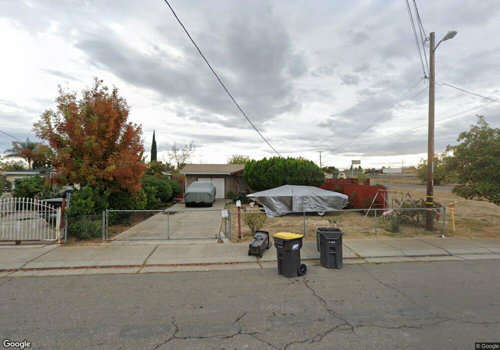 576 W 9th St, Stockton, CA 95206 - photo 1