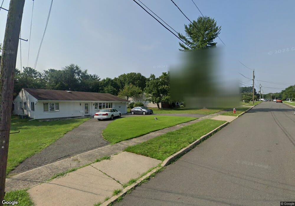 14 Newman Rd, Kendall Park, NJ 08824 - photo 1