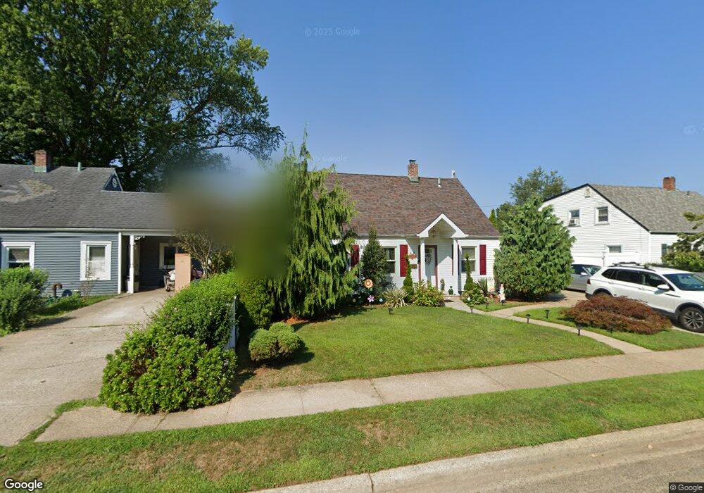 24 Cord Ln, Levittown, NY 11756 - photo 1