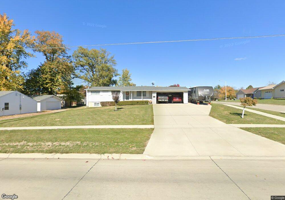 1300 N 4th Ave W, Newton, IA 50208 - photo 1