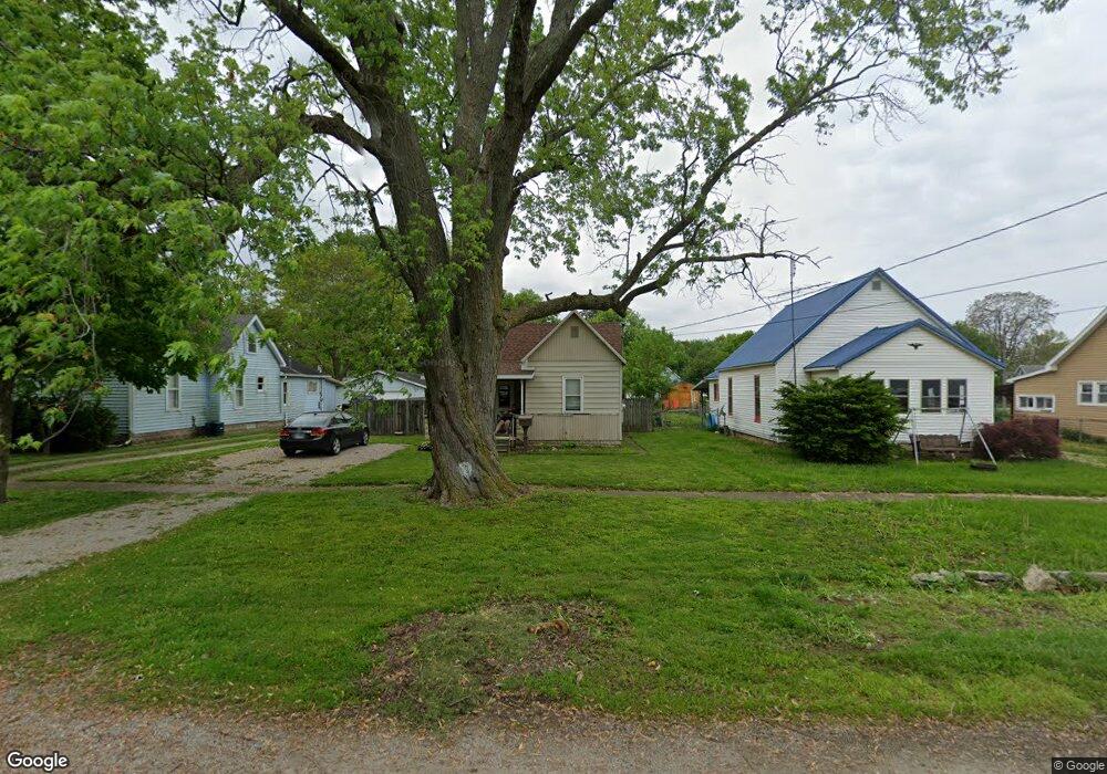 413 N 30th St, Mattoon, IL 61938 - photo 1