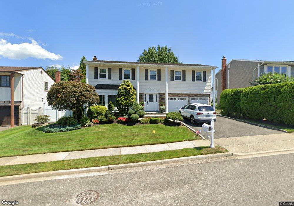 10 Jacob Rd, Plainview, NY 11803 - photo 1